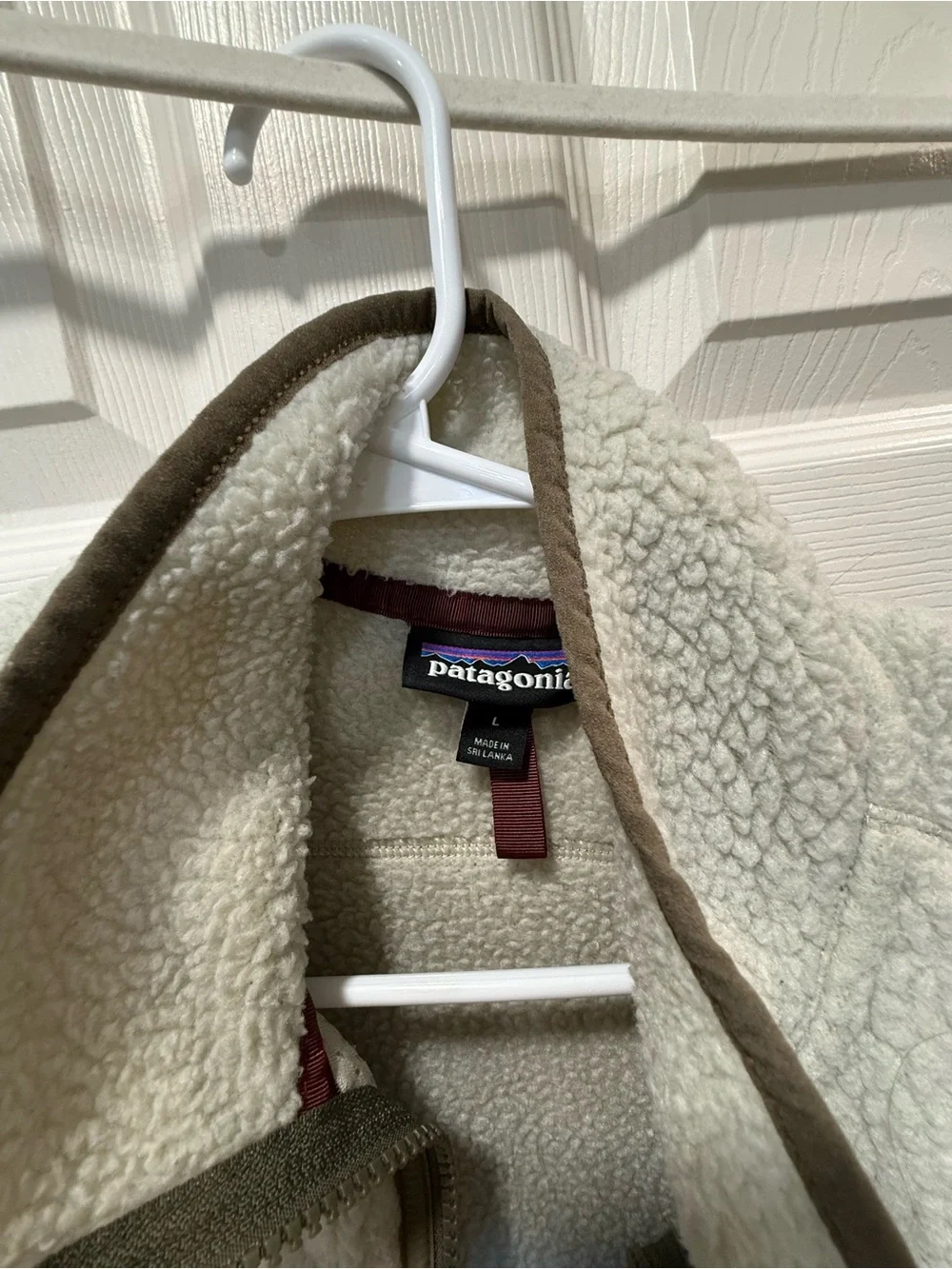 Women’s Patagonia Cream Retro Pile Sherpa Fleece Vest with Olive Trim